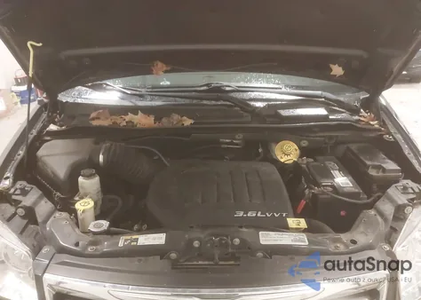 2016 Chrysler Town & Country Touring-L Anniversary Edition z USA, uszkodzony, nr VIN 2C4RC1CG7GR159675